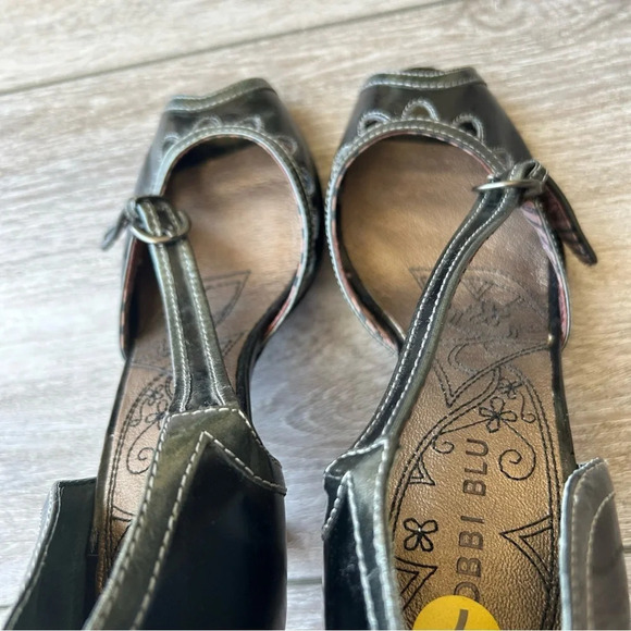 Bobbi Blu Strappy Shiny Leather Peep Toe Pumps - Picture 8 of 15